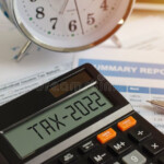 Beginning Of Taxes In 2022 With A Calculator That Calculates Income In