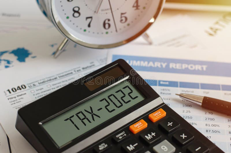 Beginning Of Taxes In 2022 With A Calculator That Calculates Income In 